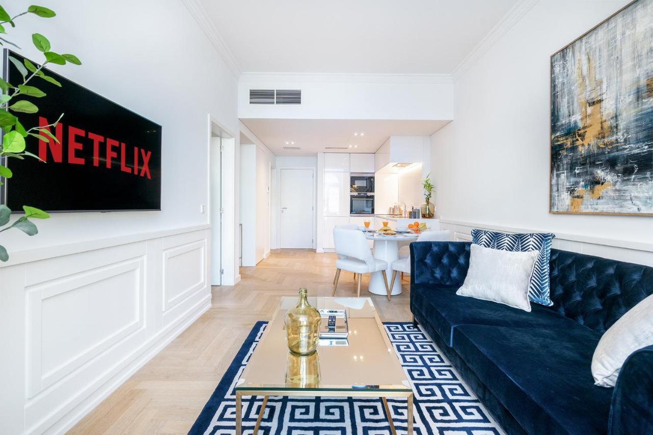Lejlighed Whome | The Boulevard Prime Location & Timeless Luxury